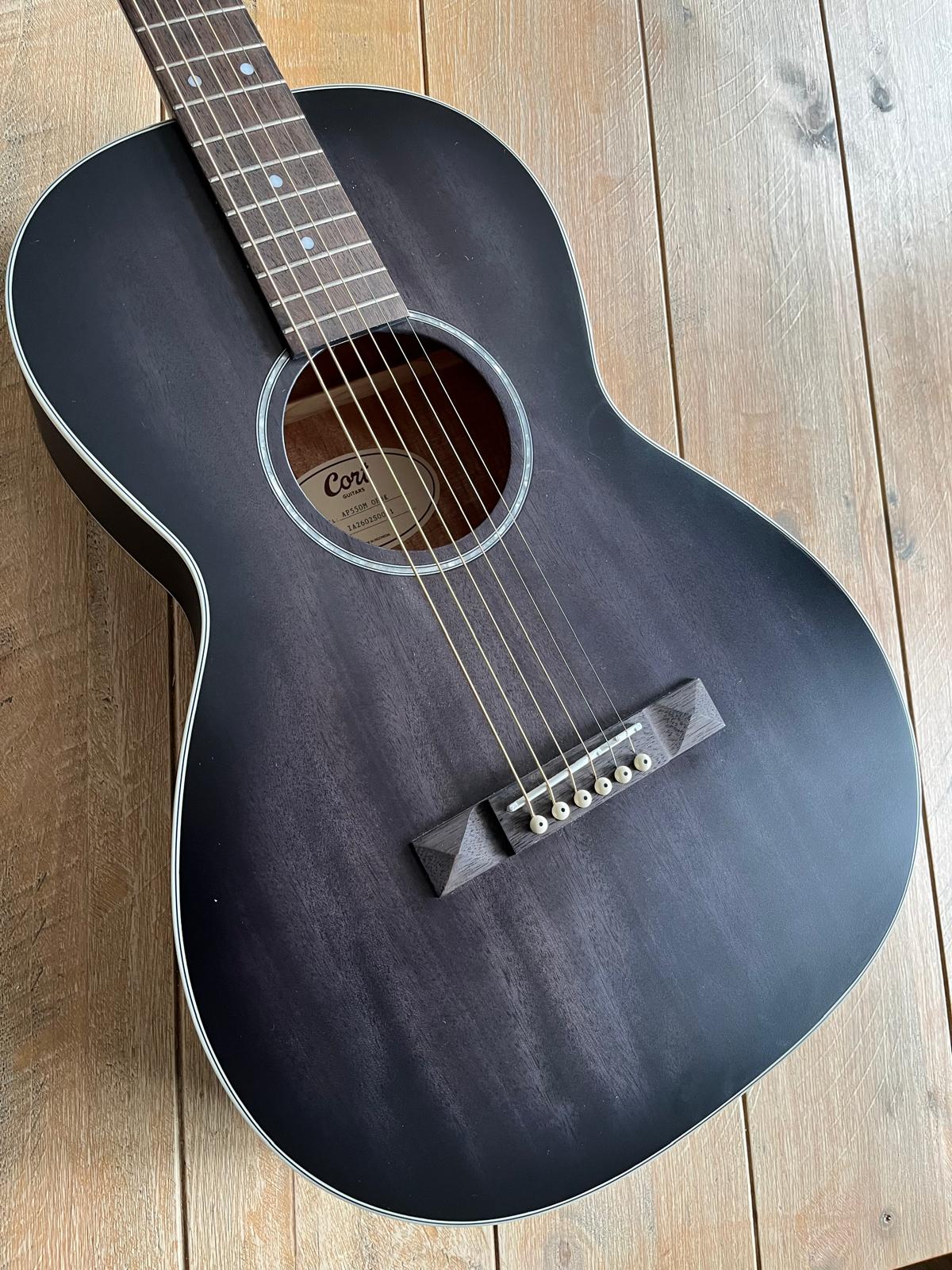 Cort AP550M - Open Pore Black