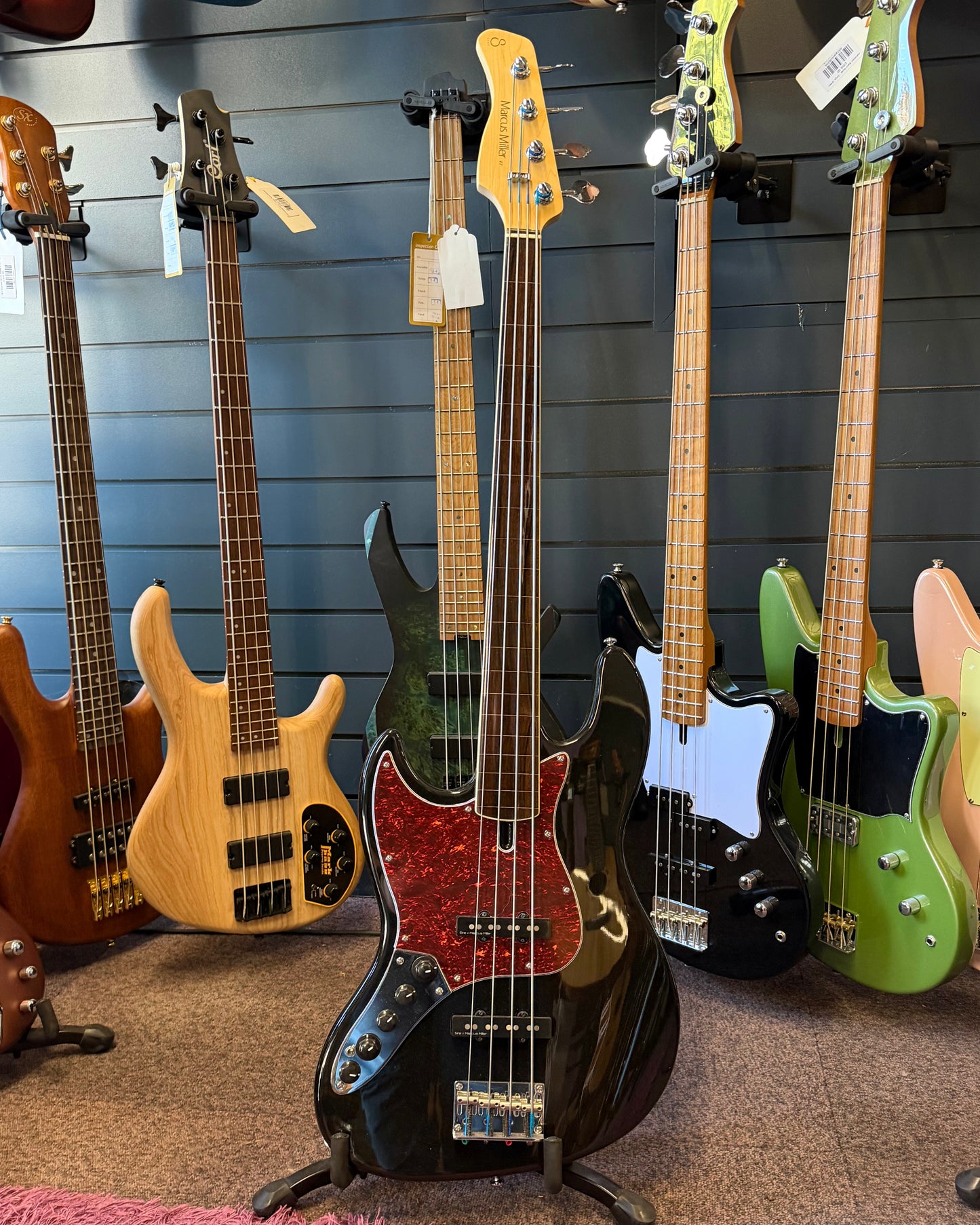 Sire V7 Fretless Left-Handed - Black
