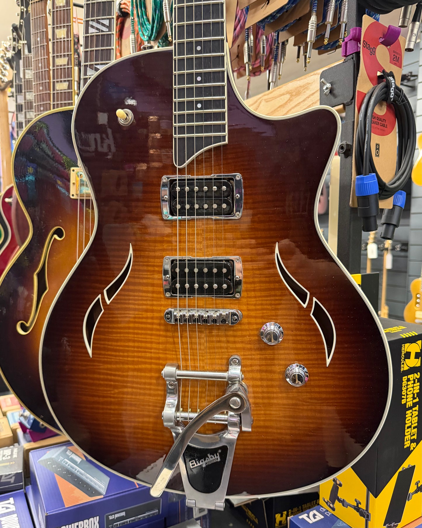 Taylor T3B - Tobacco Burst