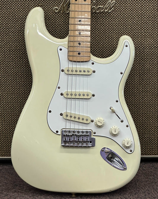 Fender MIM Stratocaster - Antique White