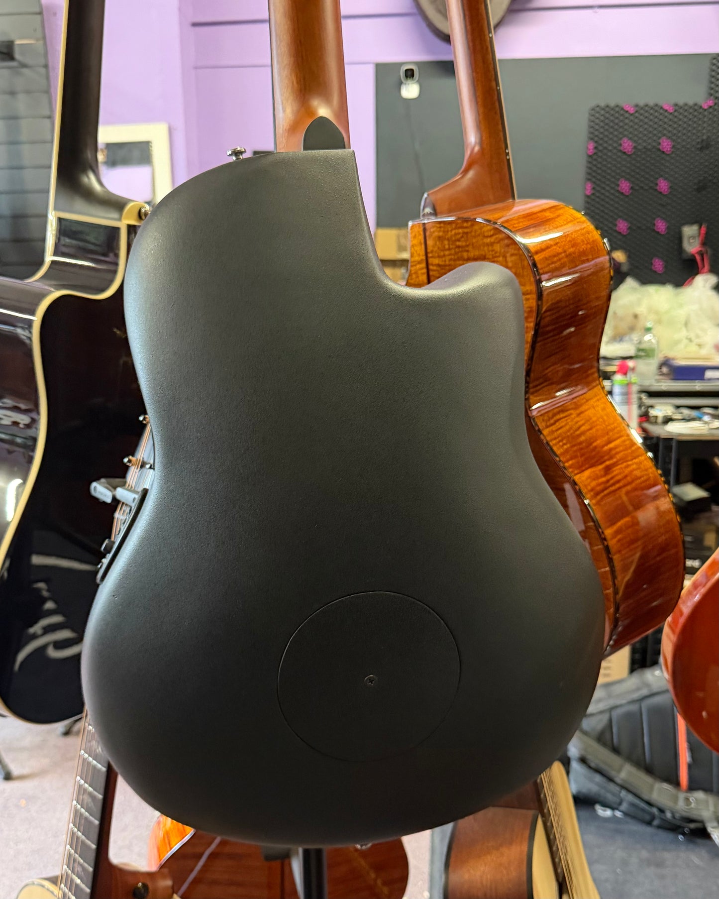 Ovation Celebrity CE-44L-5-G Left-Handed - Black Gloss