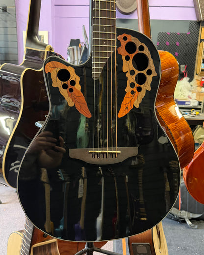 Ovation Celebrity CE-44L-5-G Left-Handed - Black Gloss