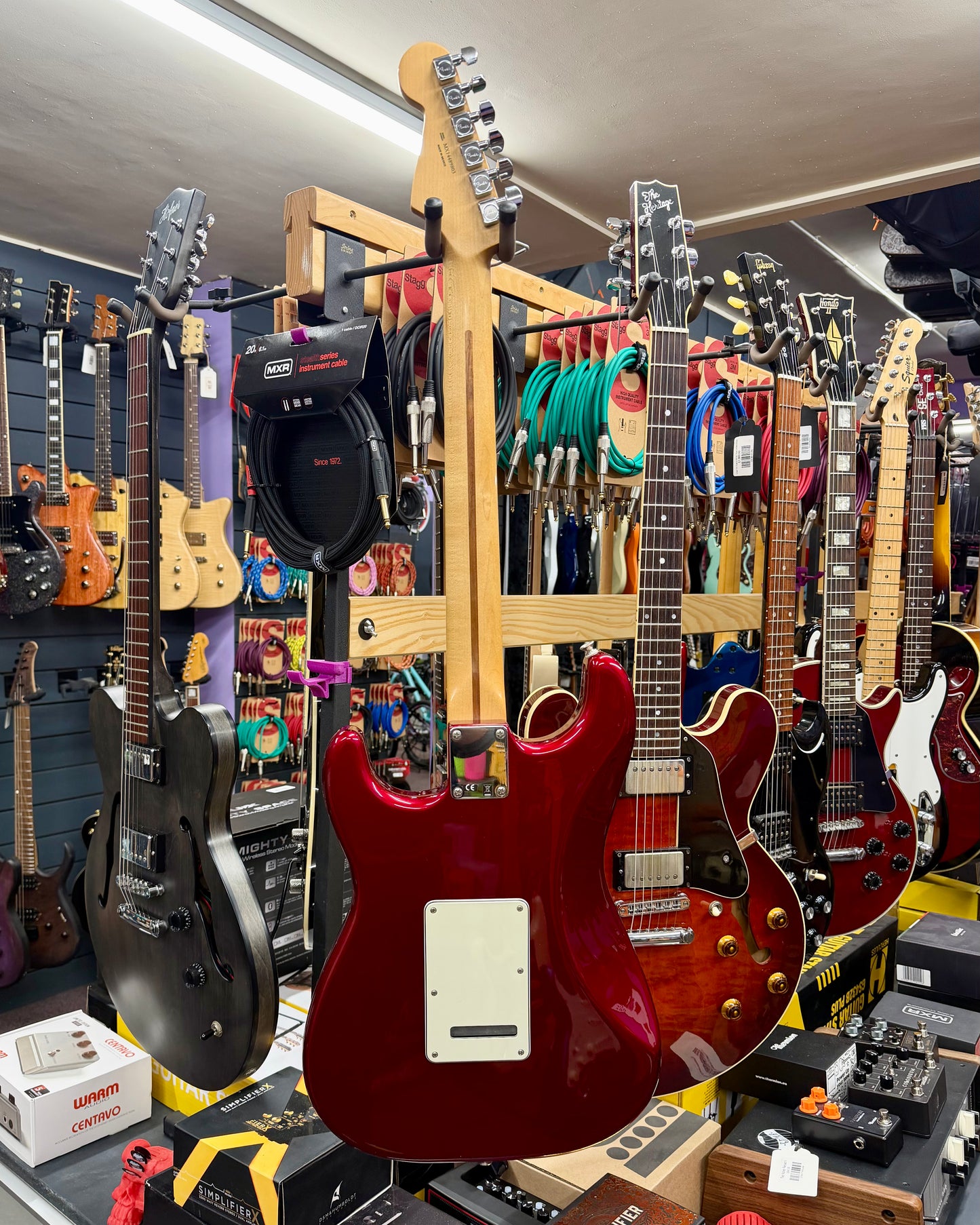 Fender MIM Stratocaster Standard - Candy Apple Red