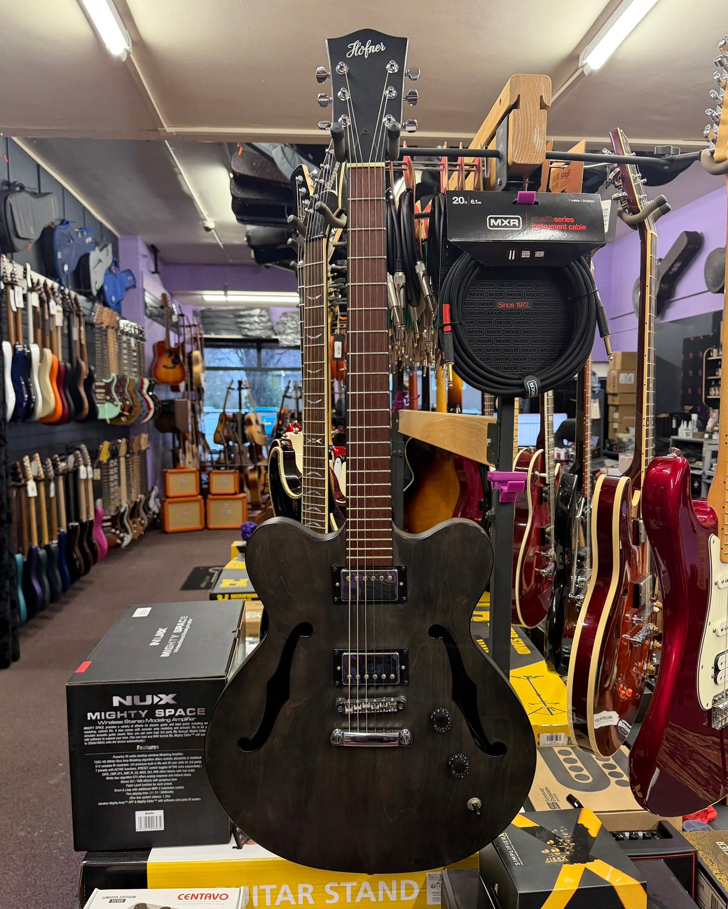 Hofner Verythin - Black Stain