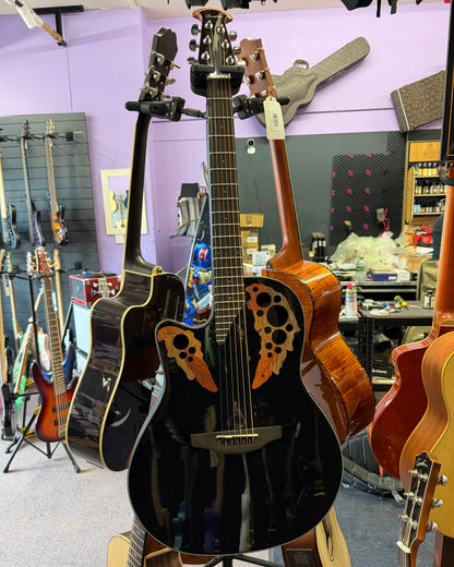 Ovation Celebrity CE-44L-5-G Left-Handed - Black Gloss