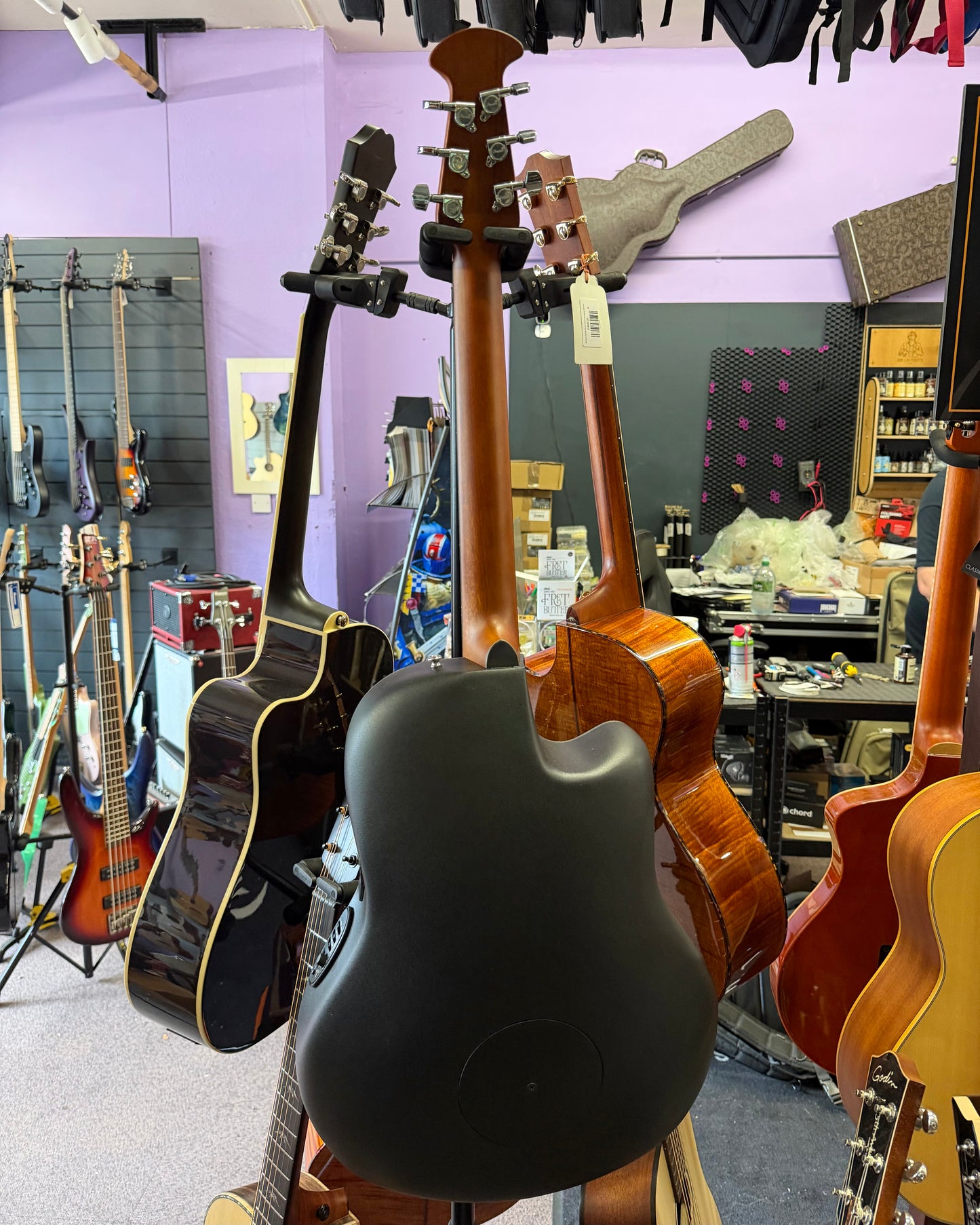 Ovation Celebrity CE-44L-5-G Left-Handed - Black Gloss
