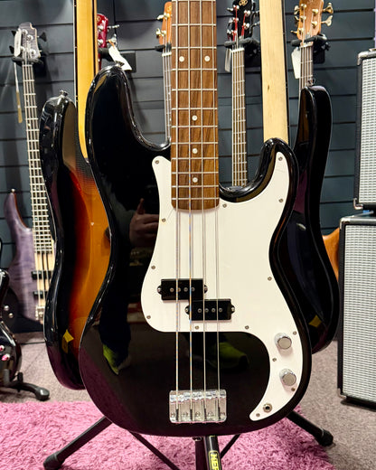 Squier Affinity Series P-Bass - Black