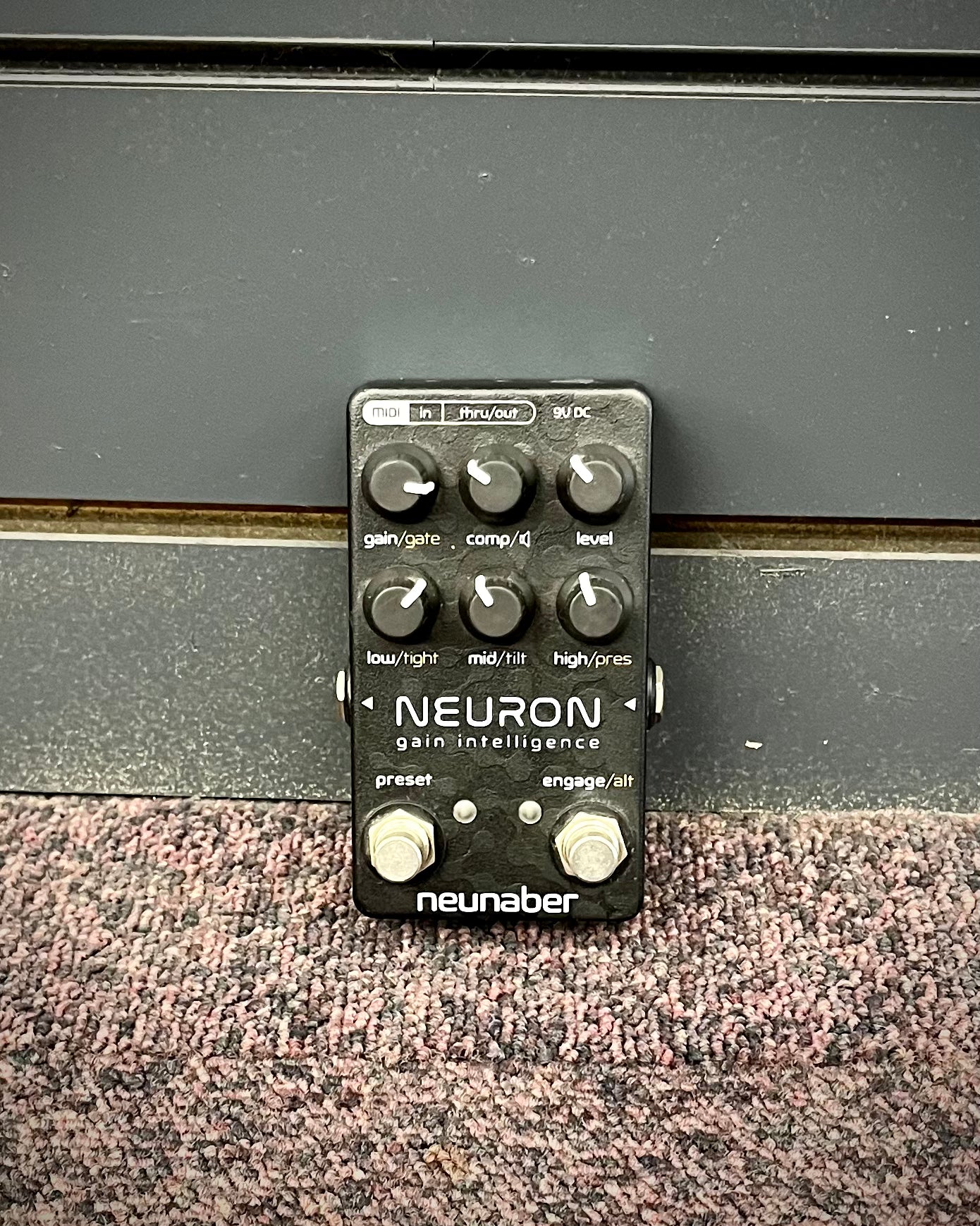 Neunaber Neuron Gain Intelligence Pedal