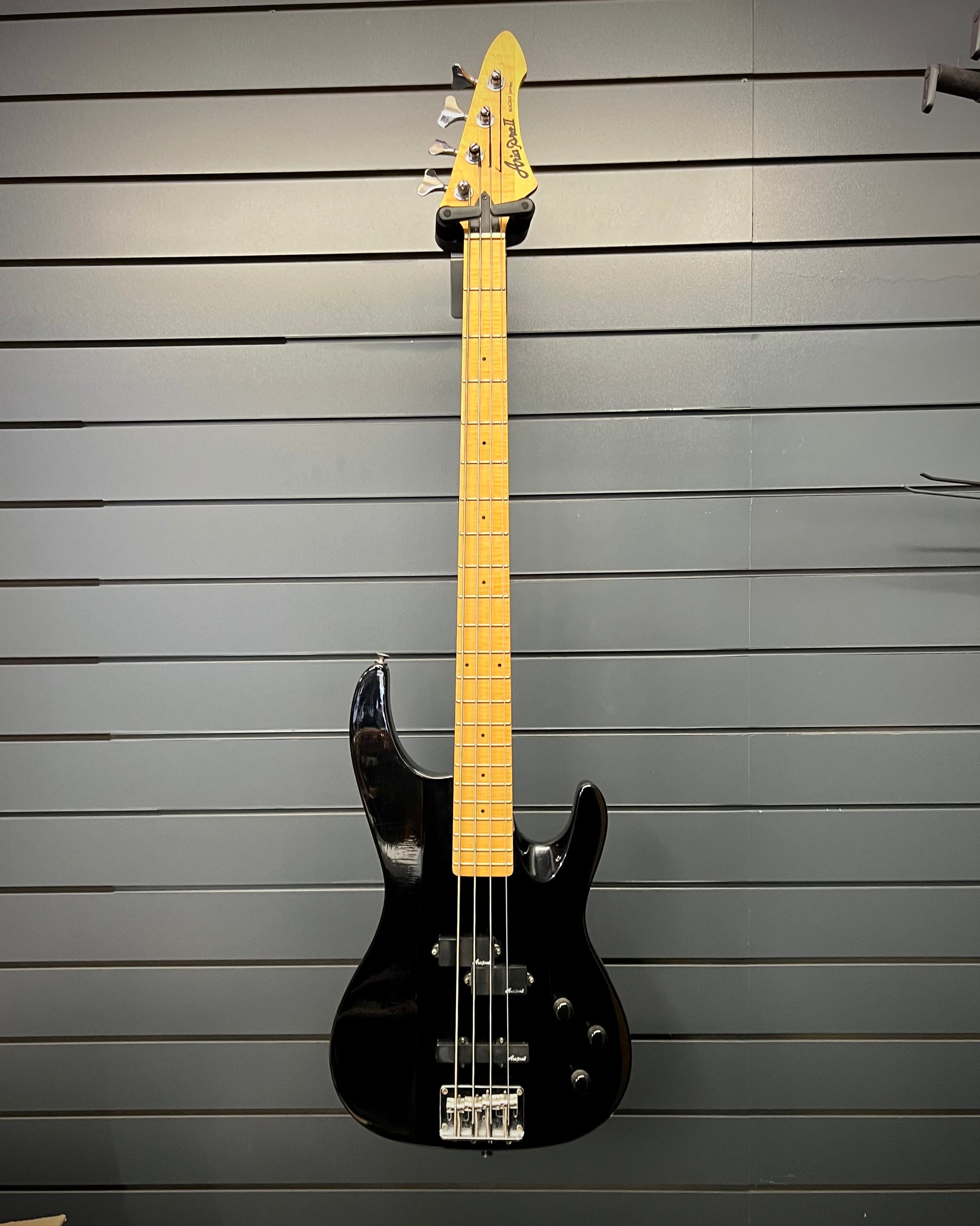 Aria Pro II Magna Series Bass - Black – The Guitar Tech Aria Pro II Magna Series Bass - Black – The Guitar Tech