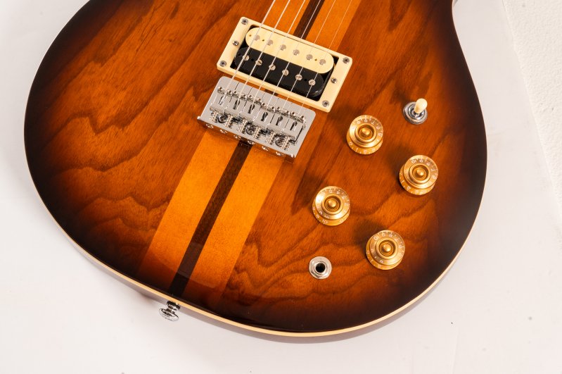 Washburn Hawk - Tobacco Sunburst
