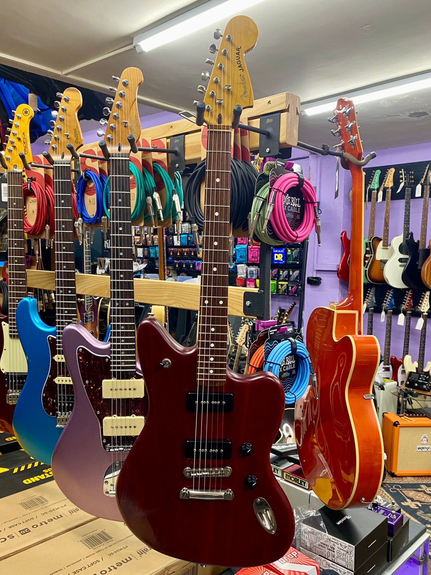 Fender Modern Player Jaguar - Cherry Red