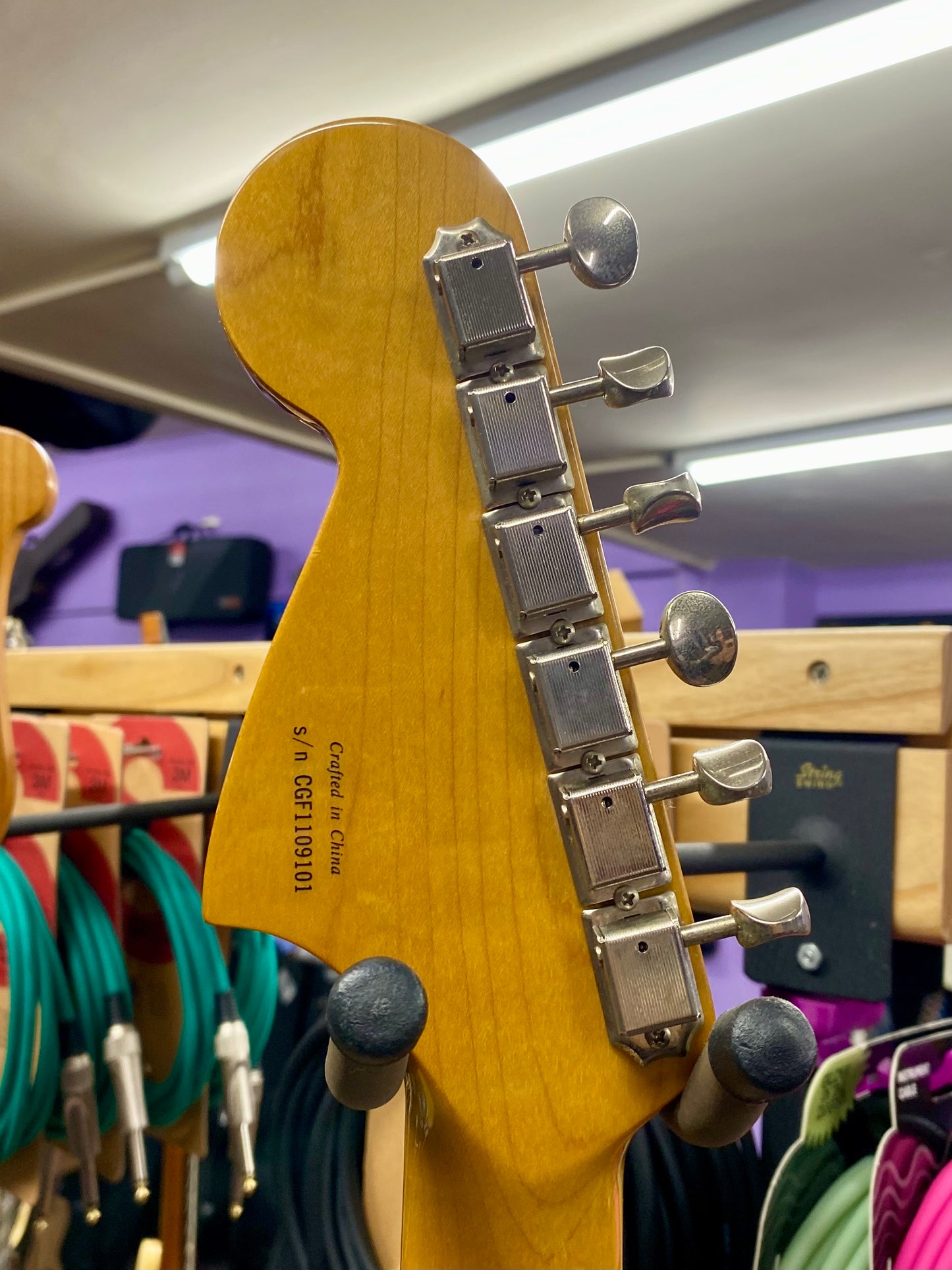 Fender Modern Player Jaguar - Cherry Red