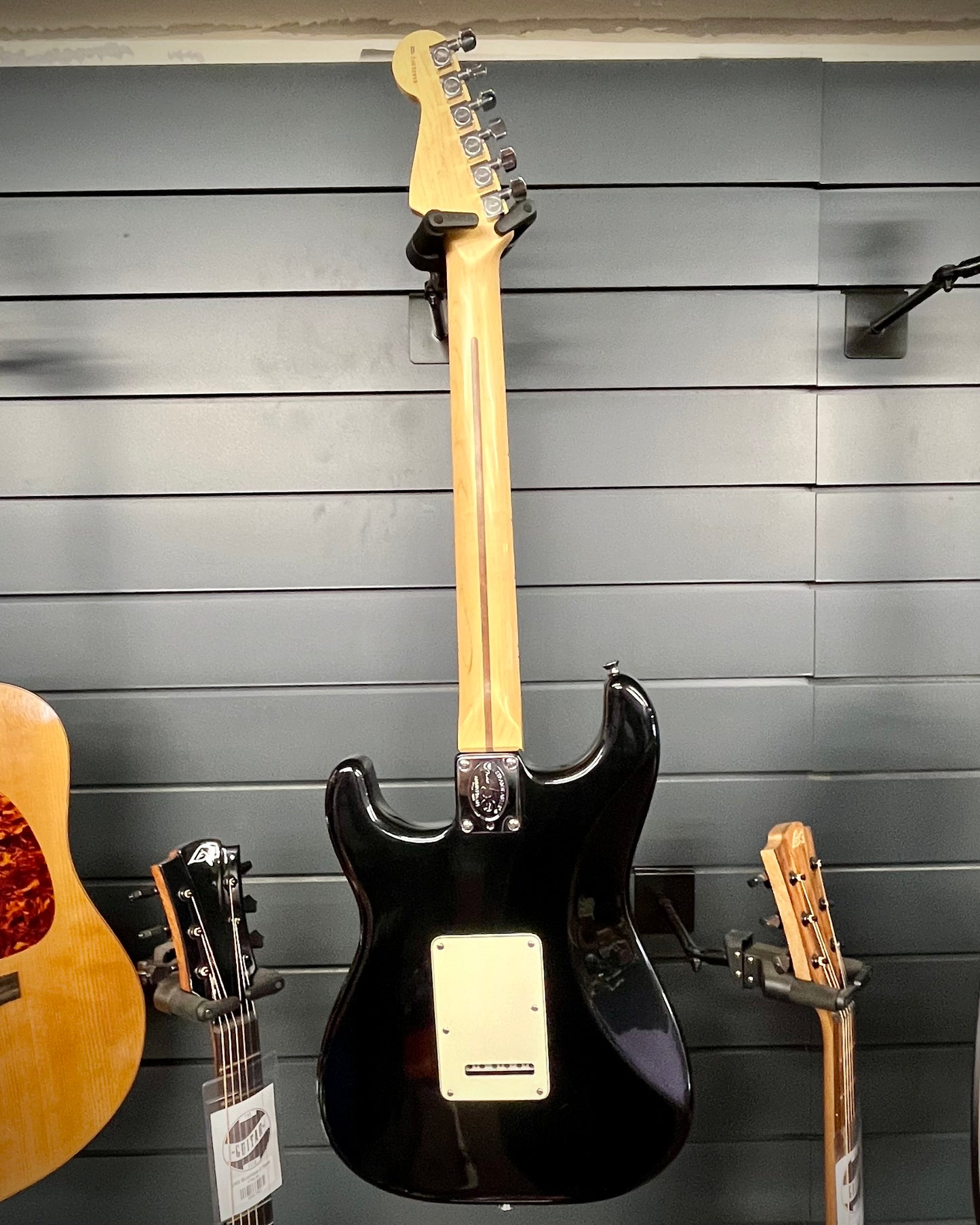 Fender 2004 American Standard Stratocaster - Black (#Z4032955)
