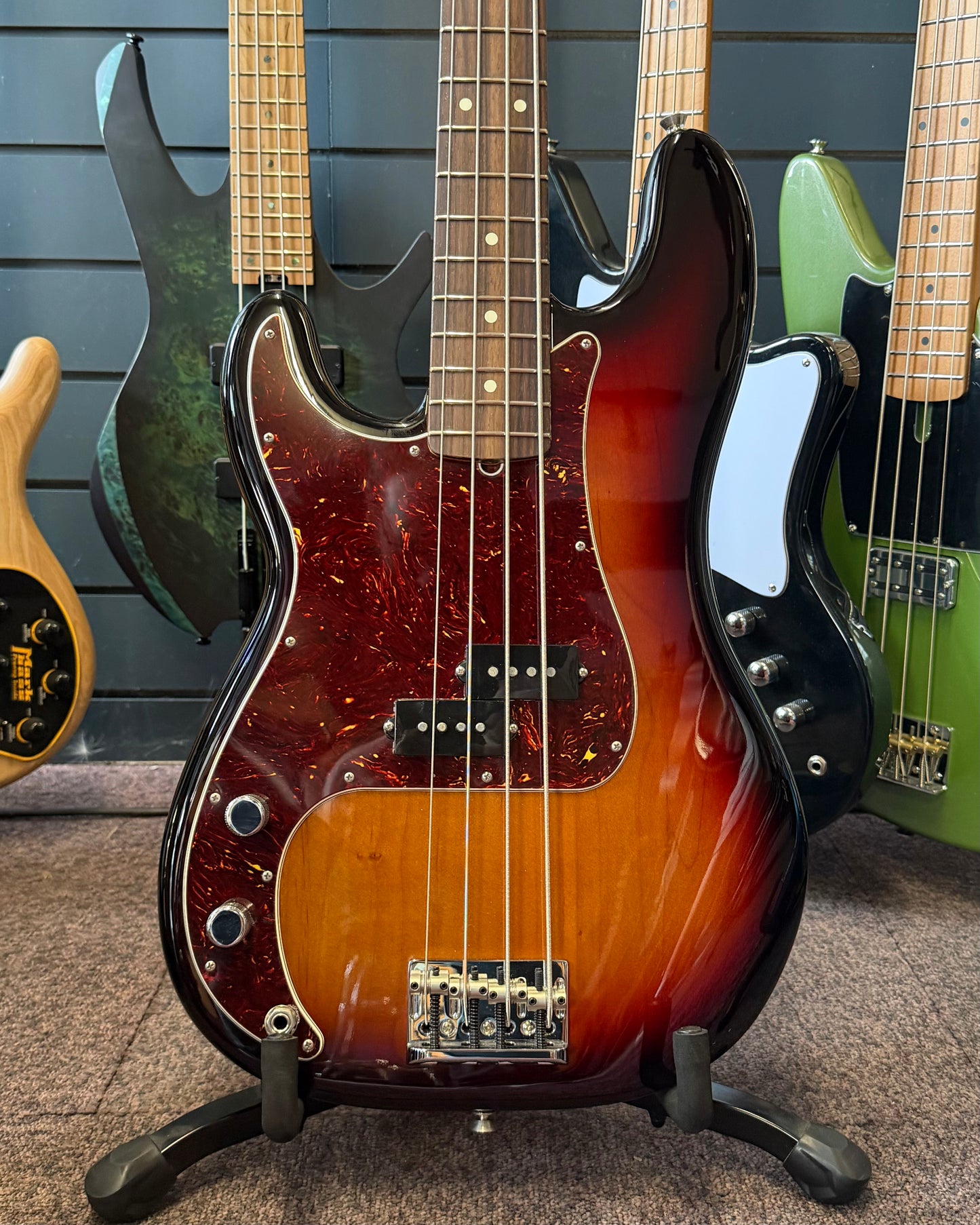 Fender American Professional II Precision Bass Left-Handed - 3-Tone Sunburst