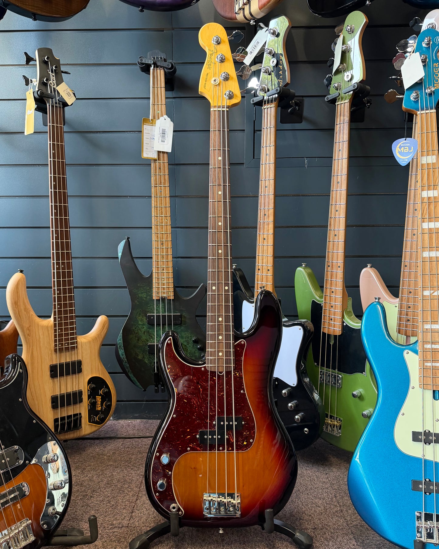 Fender American Professional II Precision Bass Left-Handed - 3-Tone Sunburst