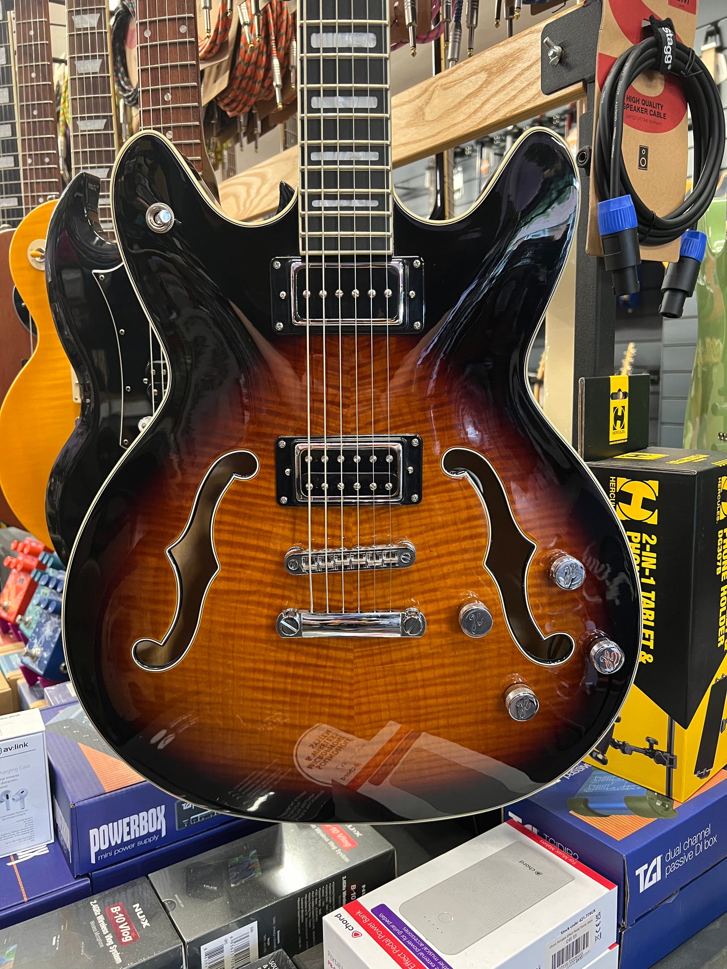 Hagstrom Viking Deluxe Baritone - Tobacco Burst