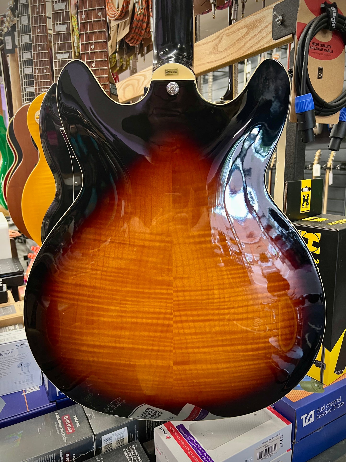 Hagstrom Viking Deluxe Baritone - Tobacco Burst