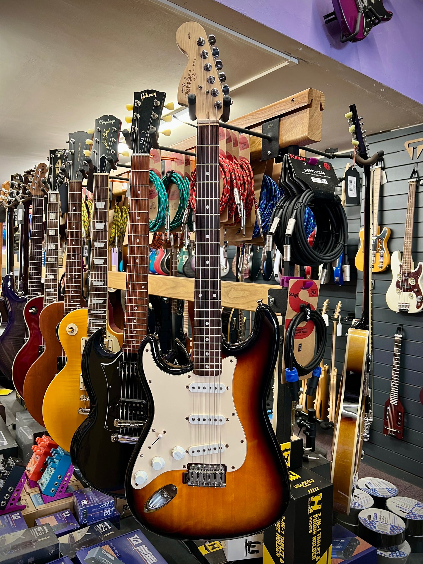 Squier Affinity Series Stratocaster Left Handed - 3 Tone Sunburst