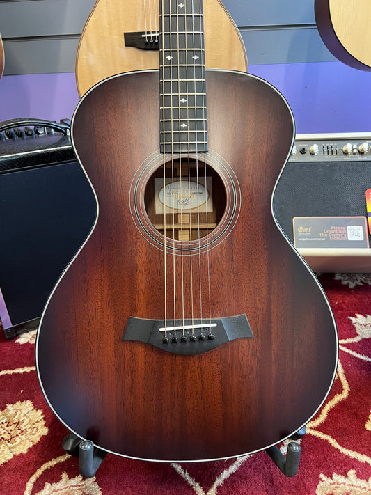 Taylor 322e - Shaded Edge Burst