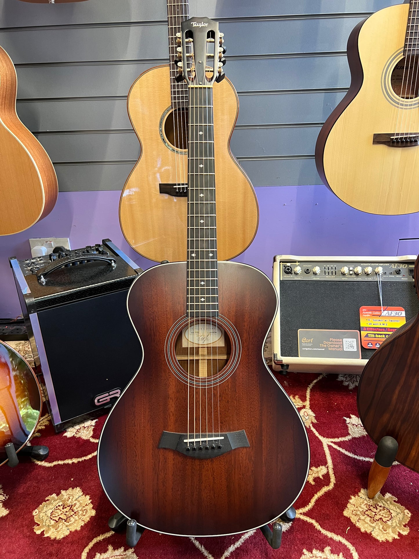 Taylor 322e - Shaded Edge Burst