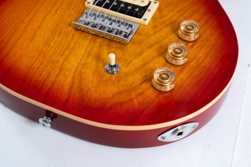 Washburn Raven - Cherry Burst