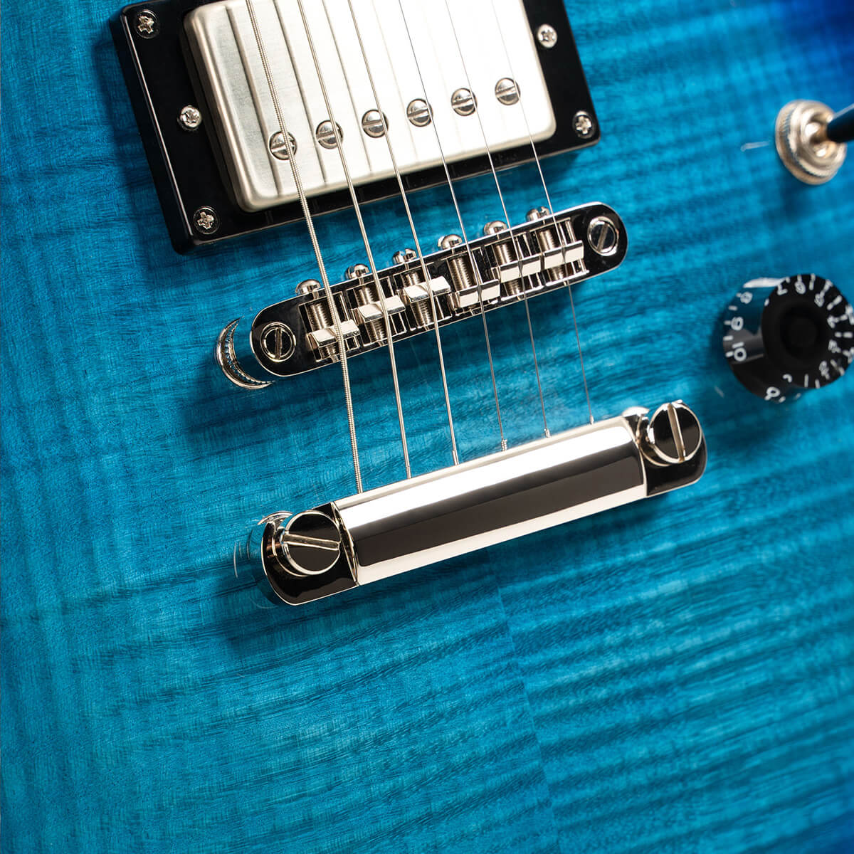 Cort M600 - Blue Burst
